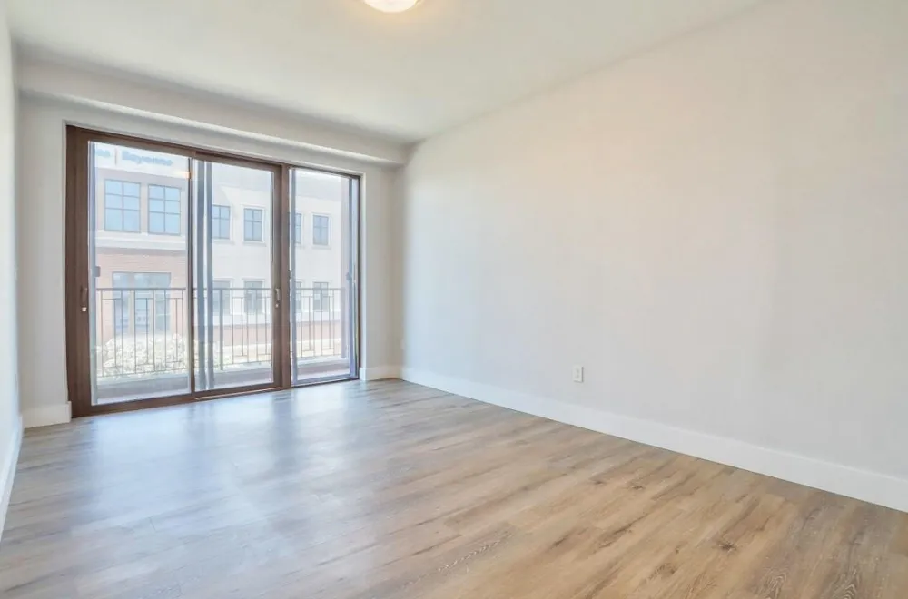 502 BROADWAY Bayonne, NJ 07002
