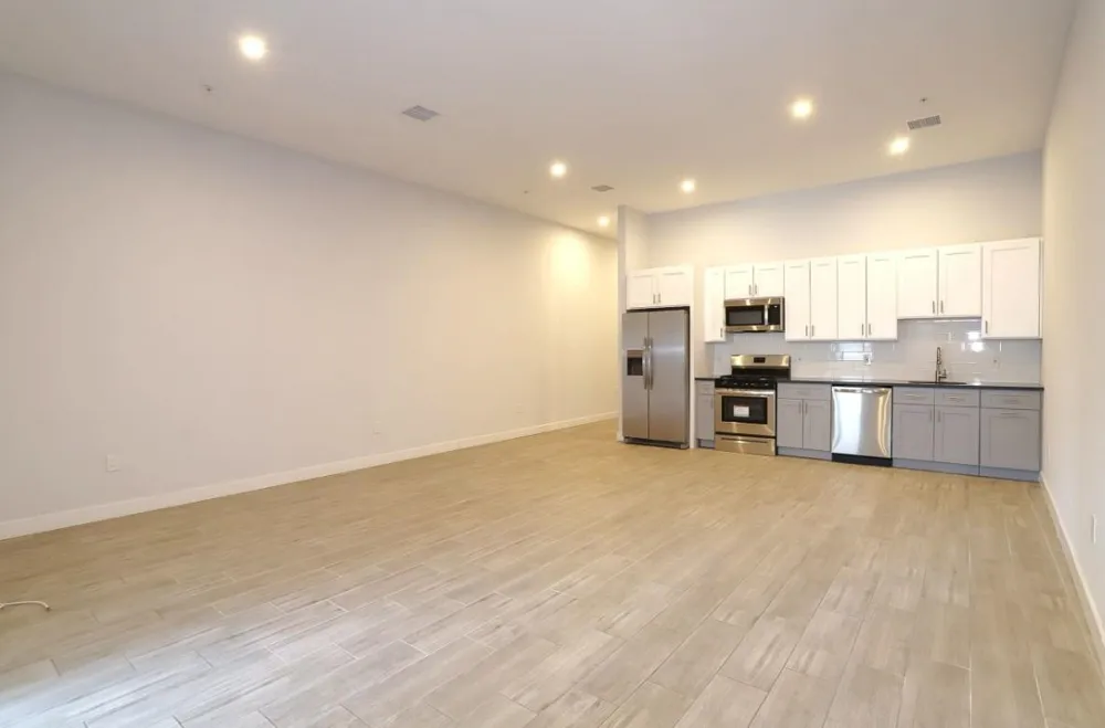 502 BROADWAY Bayonne, NJ 07002
