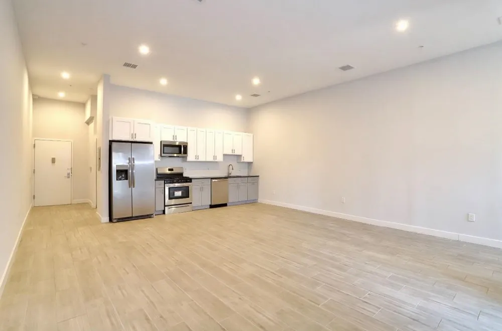 502 BROADWAY Bayonne, NJ 07002