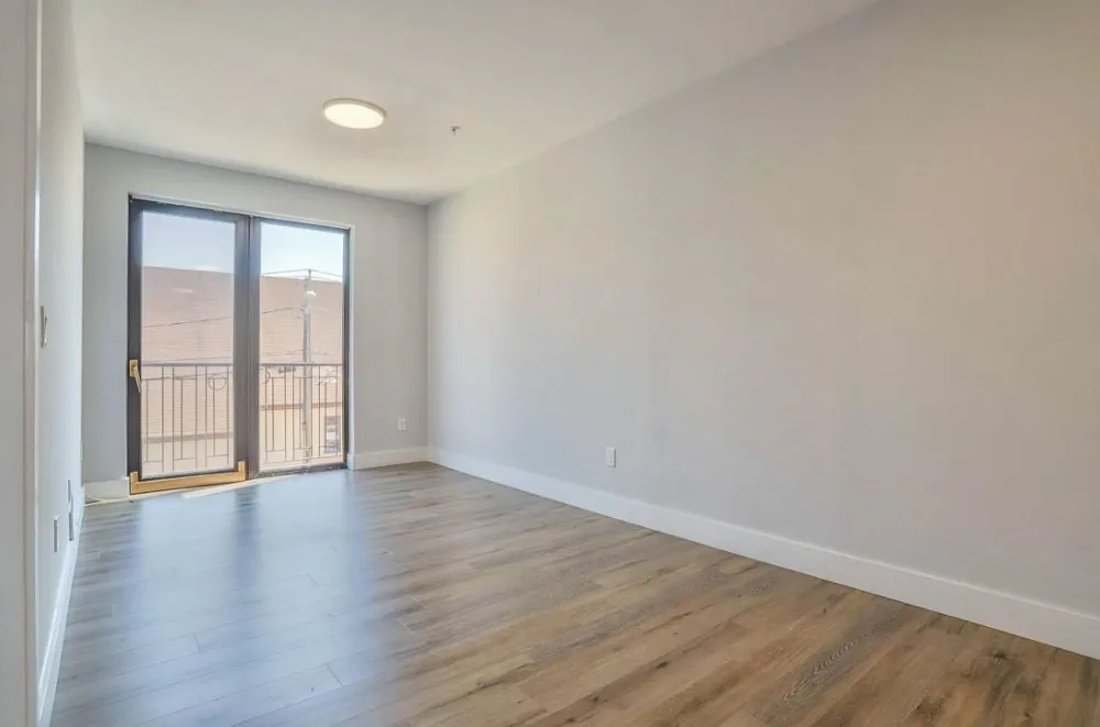 502 BROADWAY Bayonne, NJ 07002