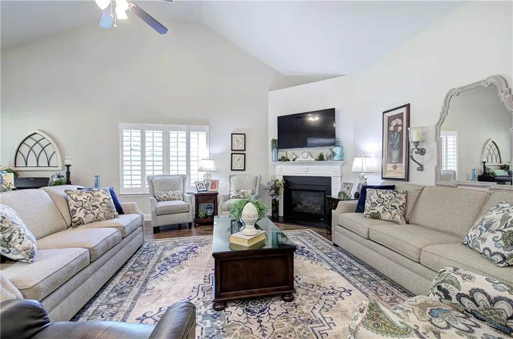 26 Blarneystone Way Adairsville, GA 30103