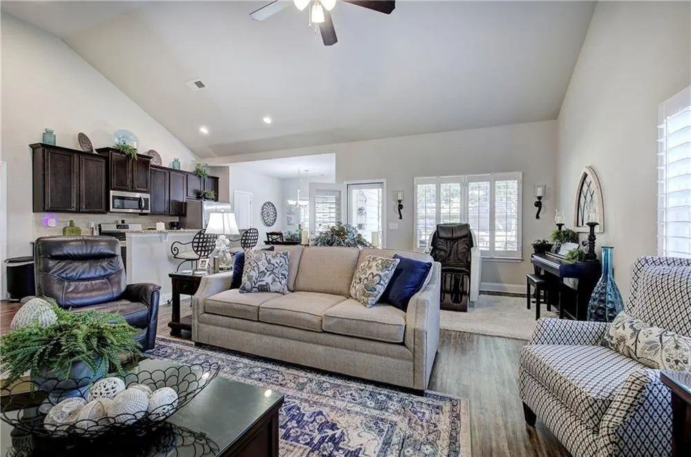 26 Blarneystone Way Adairsville, GA 30103