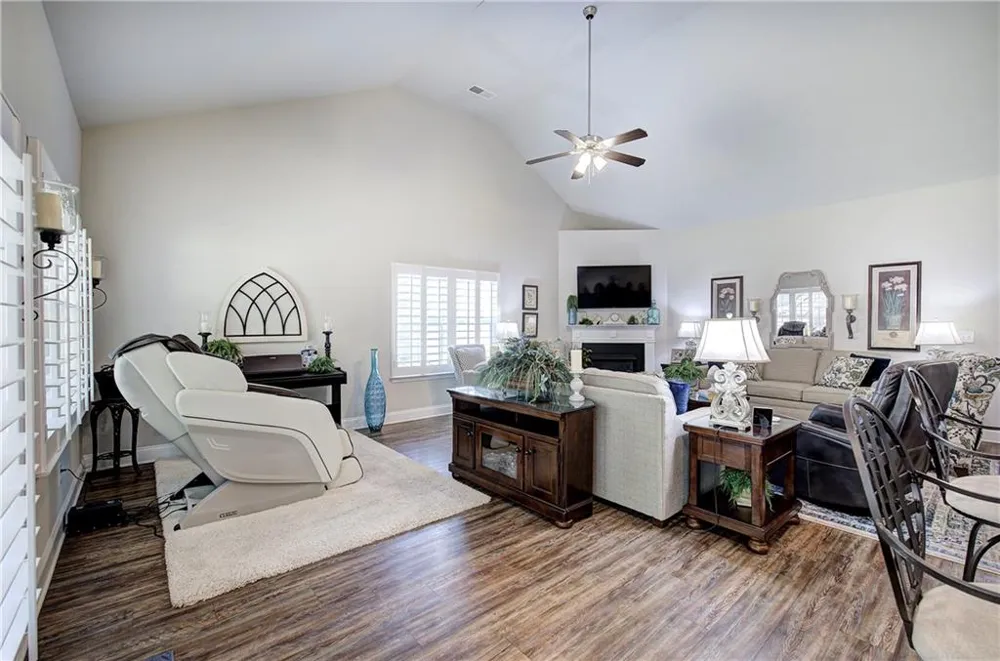 26 Blarneystone Way Adairsville, GA 30103