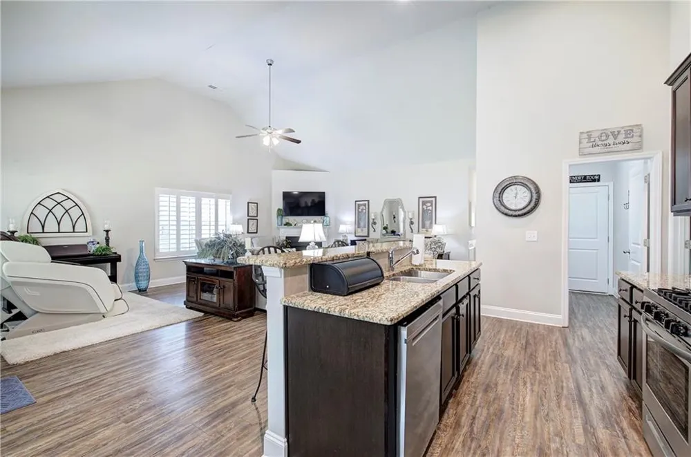 26 Blarneystone Way Adairsville, GA 30103