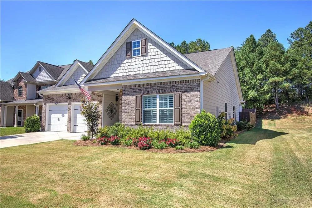 26 Blarneystone Way Adairsville, GA 30103