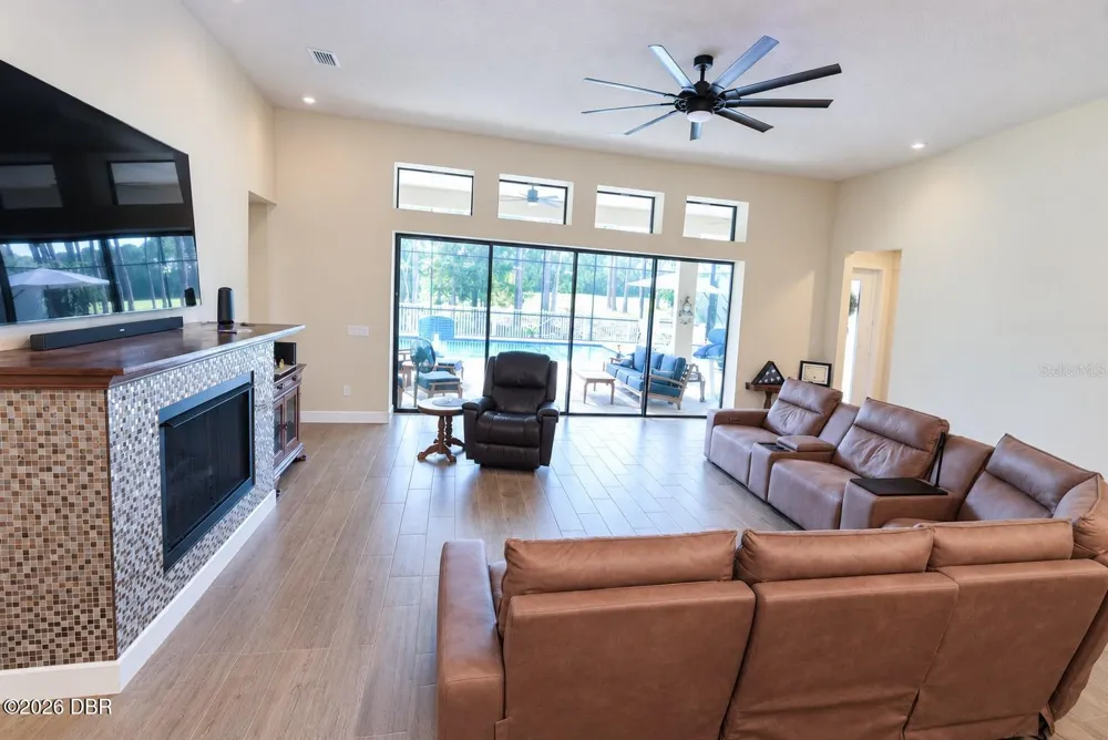 21 Edison Lane Palm Coast, FL 32164