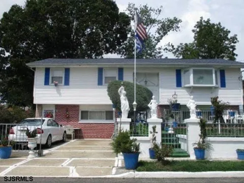 405 Elder Street