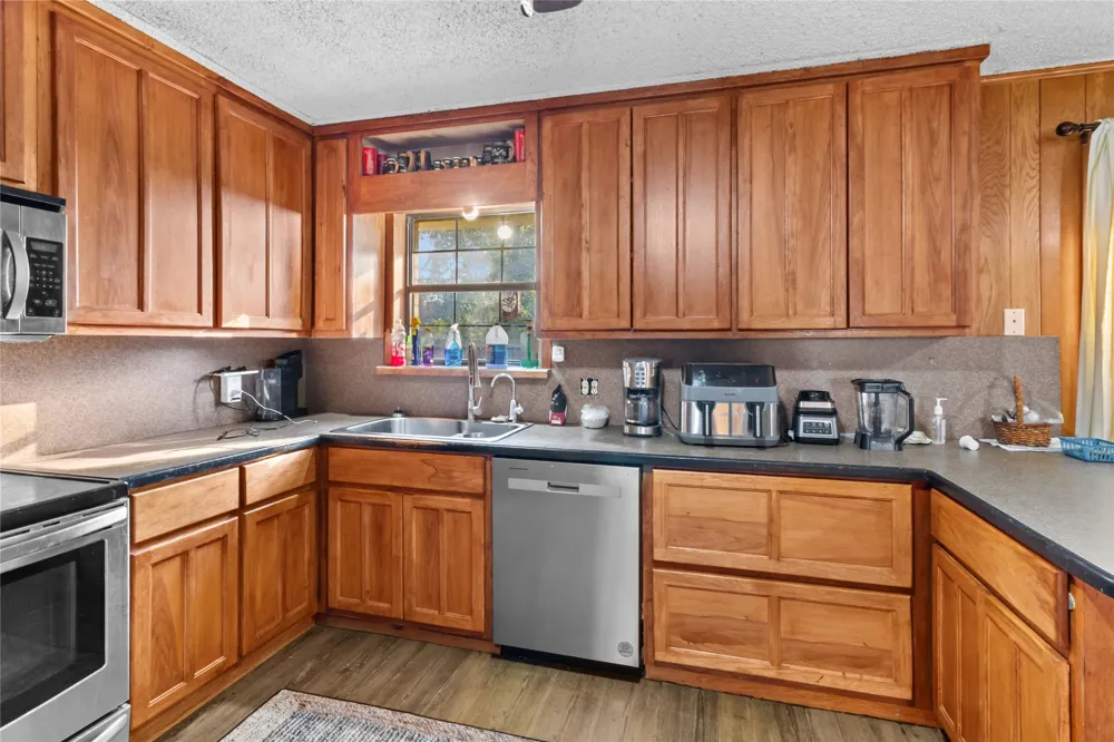 400 S 8th Avenue Teague, TX 75860