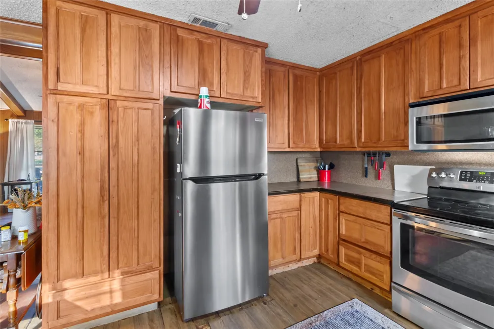 400 S 8th Avenue Teague, TX 75860