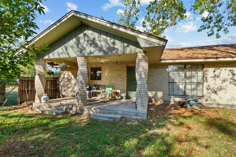 400 S 8th Avenue Teague, TX 75860