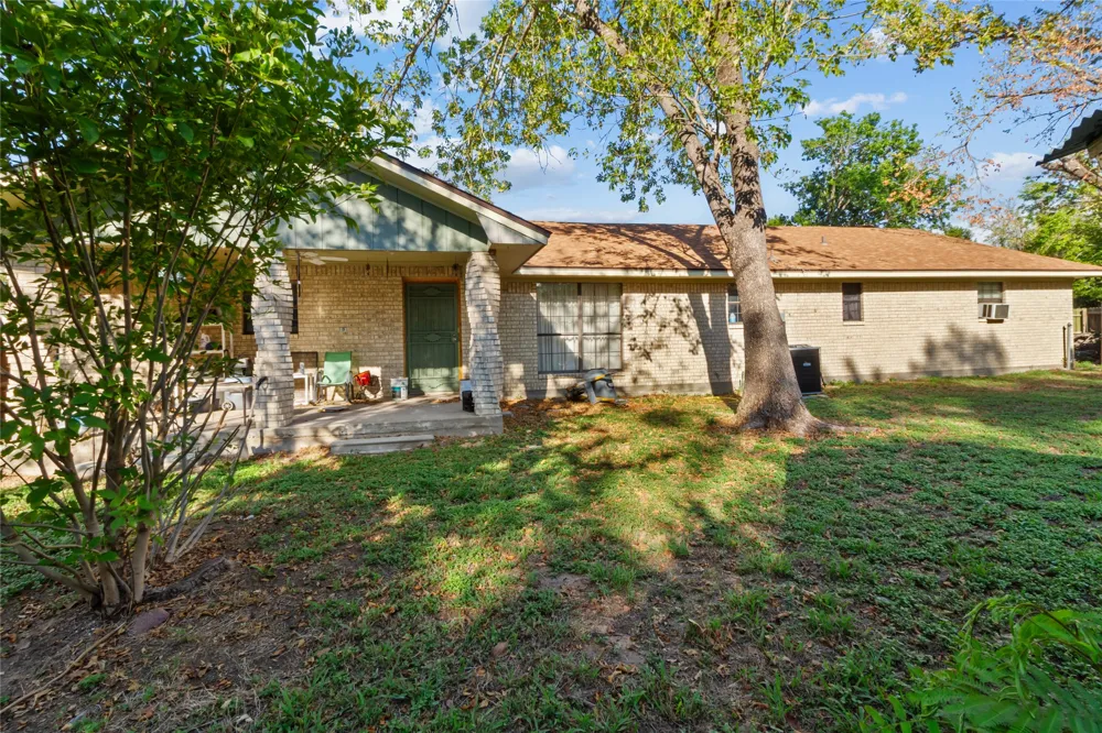 400 S 8th Avenue Teague, TX 75860
