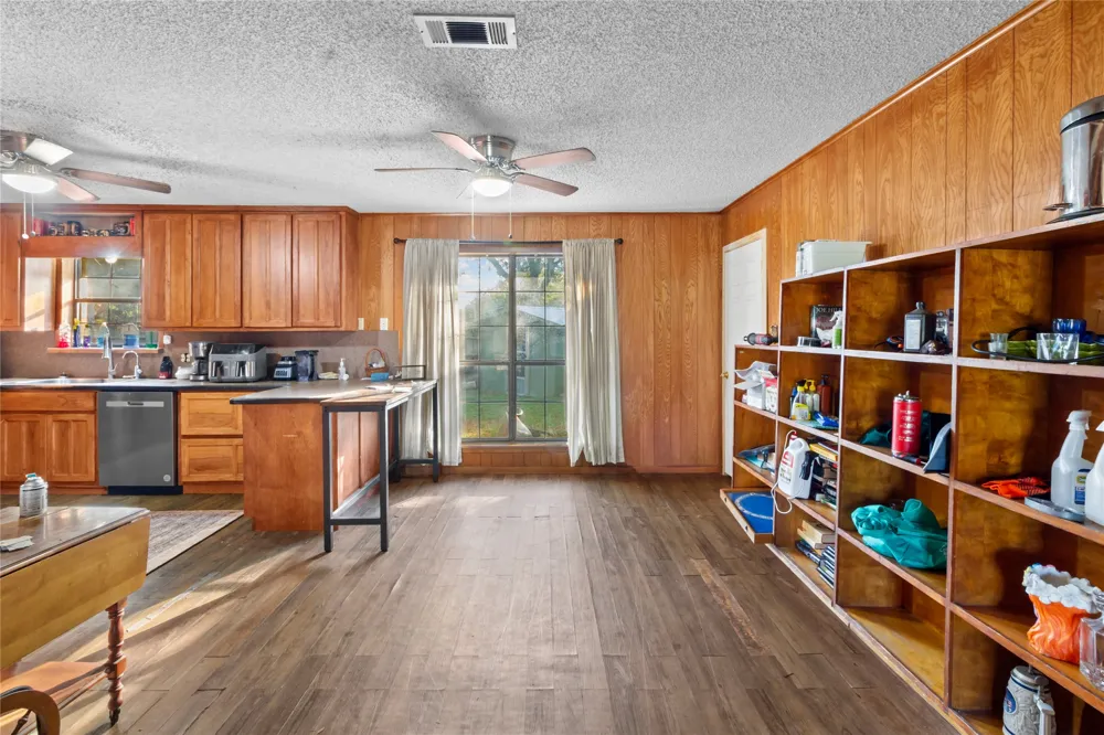 400 S 8th Avenue Teague, TX 75860