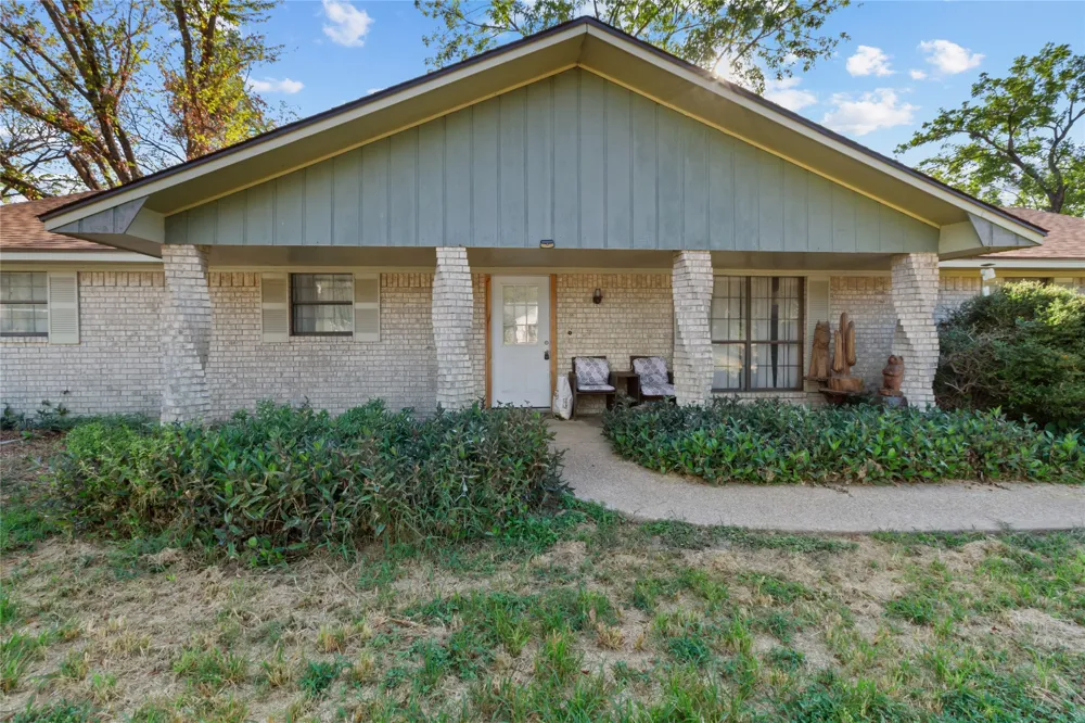 400 S 8th Avenue Teague, TX 75860