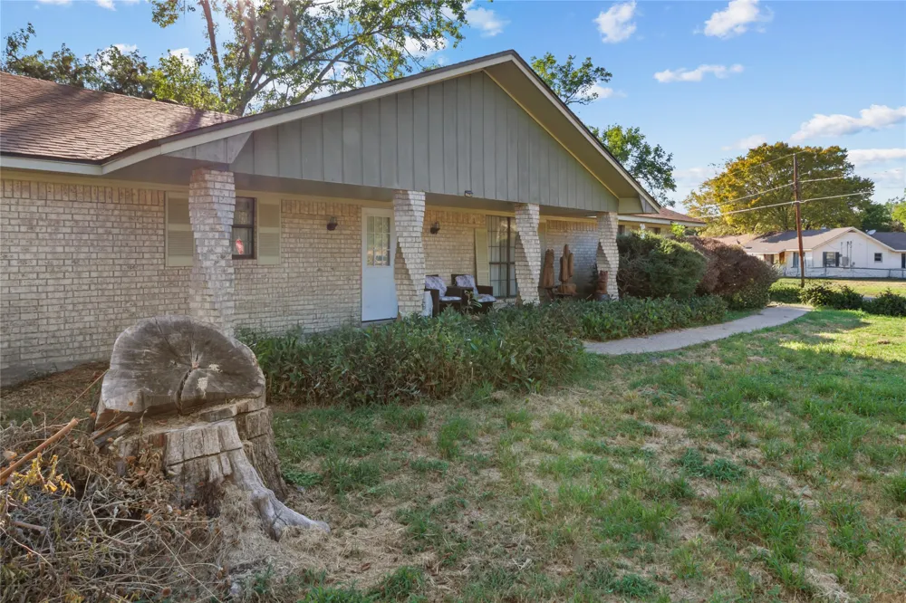 400 S 8th Avenue Teague, TX 75860