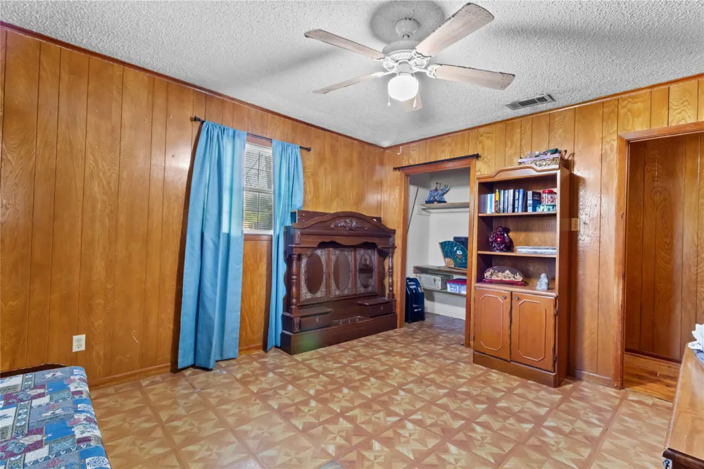 400 S 8th Avenue Teague, TX 75860