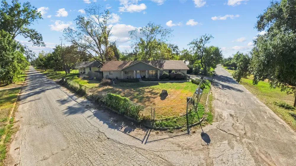 400 S 8th Avenue Teague, TX 75860