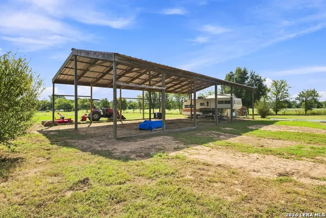 6901 Breezewood Iola, TX 77861