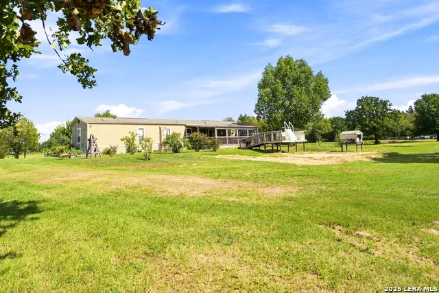 6901 Breezewood Iola, TX 77861