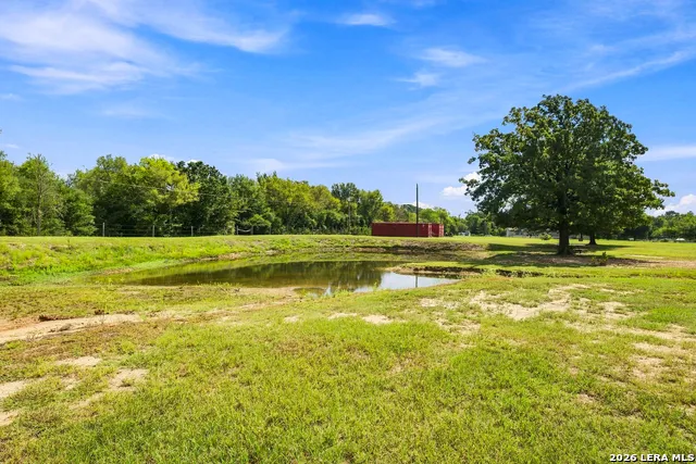 6901 Breezewood Iola, TX 77861