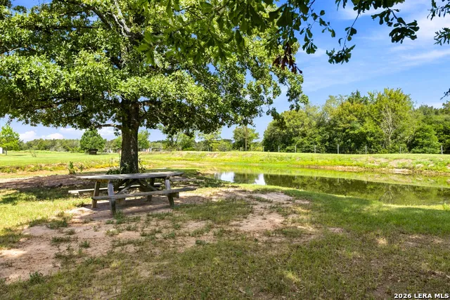 6901 Breezewood Iola, TX 77861