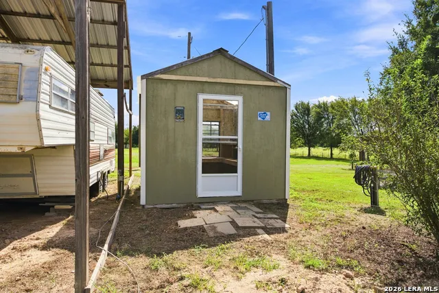6901 Breezewood Iola, TX 77861