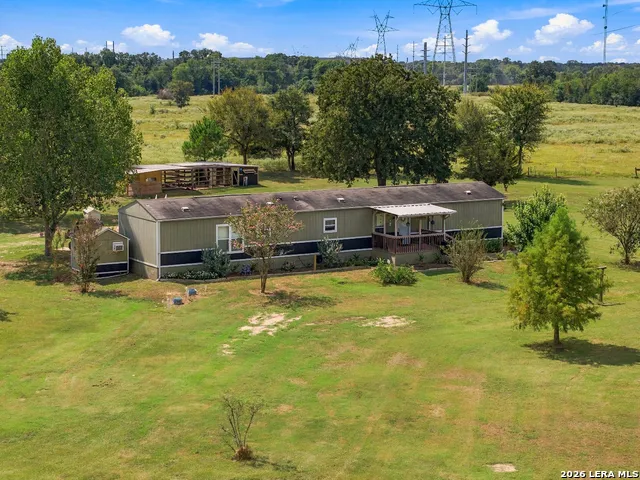 6901 Breezewood Iola, TX 77861