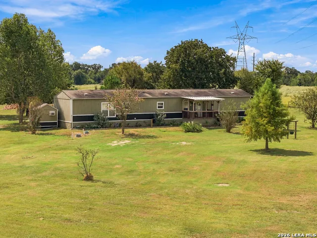 6901 Breezewood Iola, TX 77861