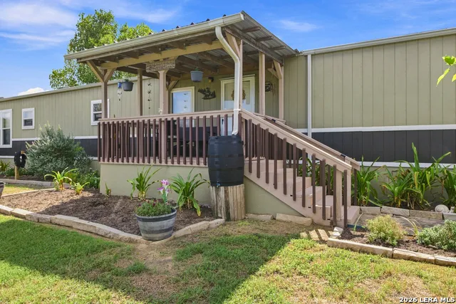 6901 Breezewood Iola, TX 77861