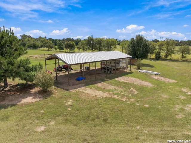 6901 Breezewood Iola, TX 77861