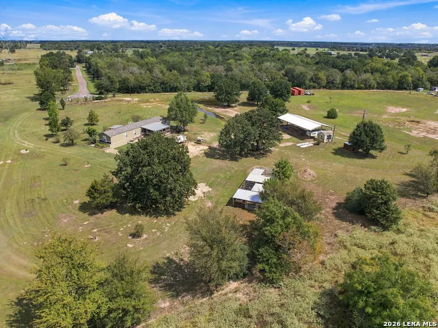 6901 Breezewood Iola, TX 77861
