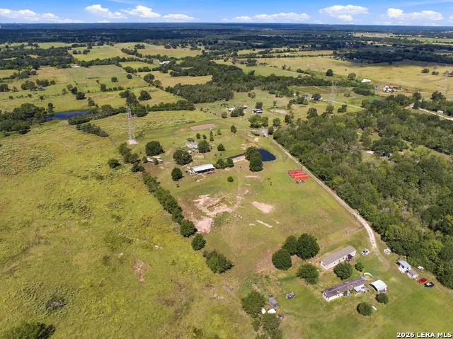 6901 Breezewood Iola, TX 77861