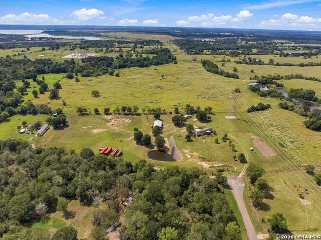 6901 Breezewood Iola, TX 77861