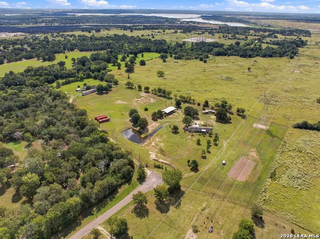 6901 Breezewood Iola, TX 77861