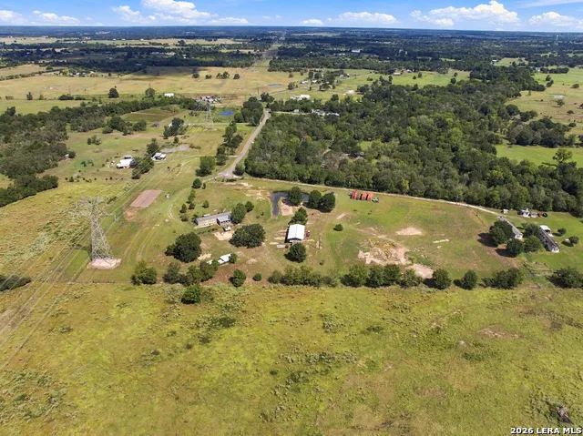 6901 Breezewood Iola, TX 77861