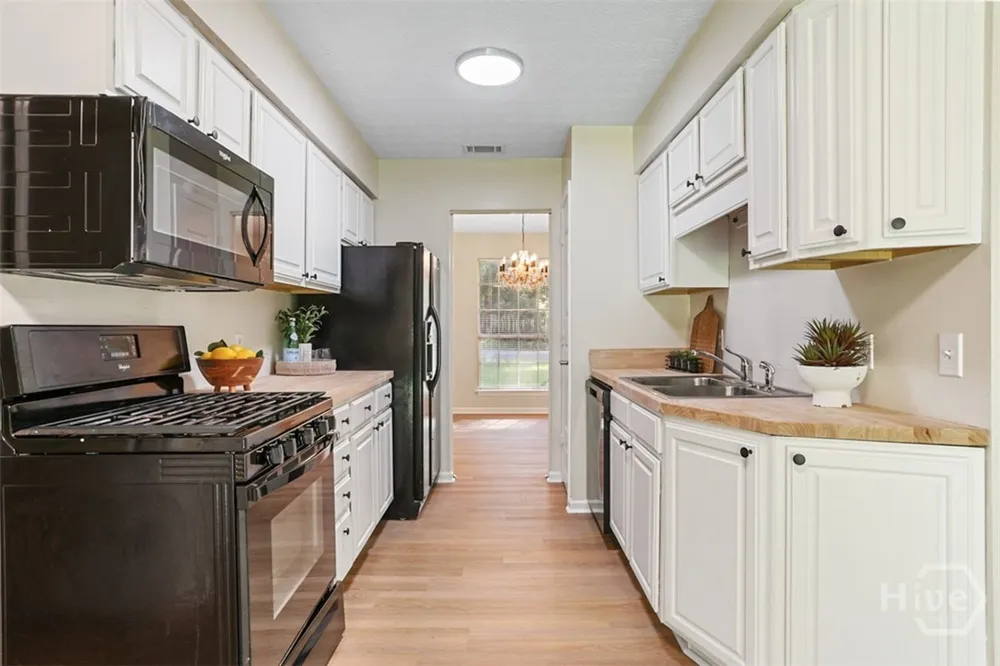 1513 Stillwood Drive Savannah, GA 31419