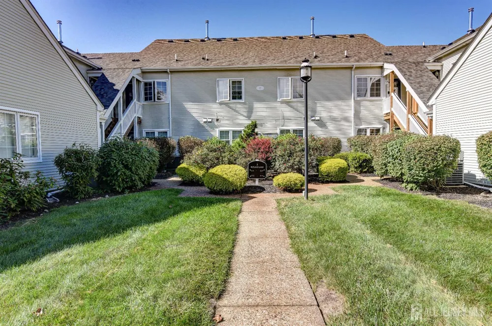 3 Rutland Lane #i Monroe, NJ 08831