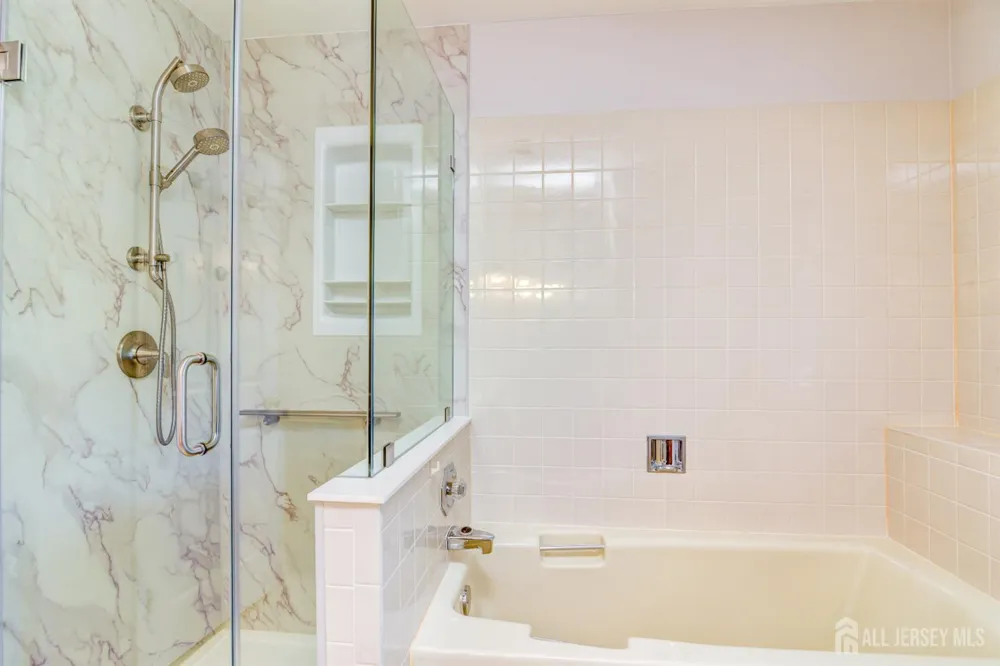 3 Rutland Lane #i Monroe, NJ 08831