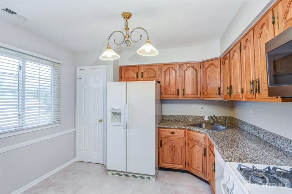 3 Rutland Lane #i Monroe, NJ 08831