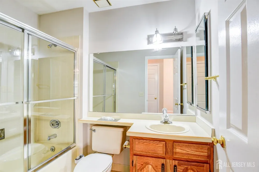 3 Rutland Lane #i Monroe, NJ 08831