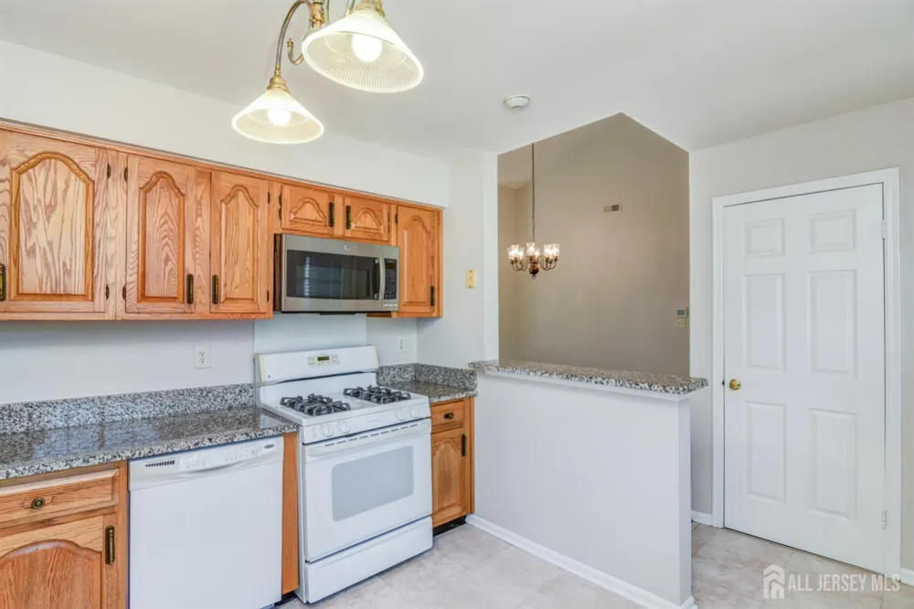 3 Rutland Lane #i Monroe, NJ 08831