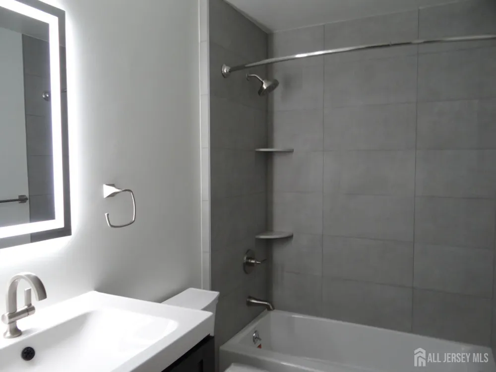 129 Prestwick Way Edison, NJ 08820