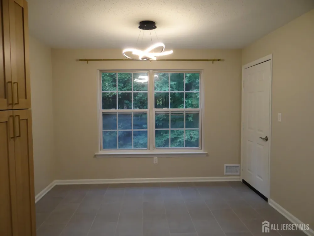 129 Prestwick Way Edison, NJ 08820