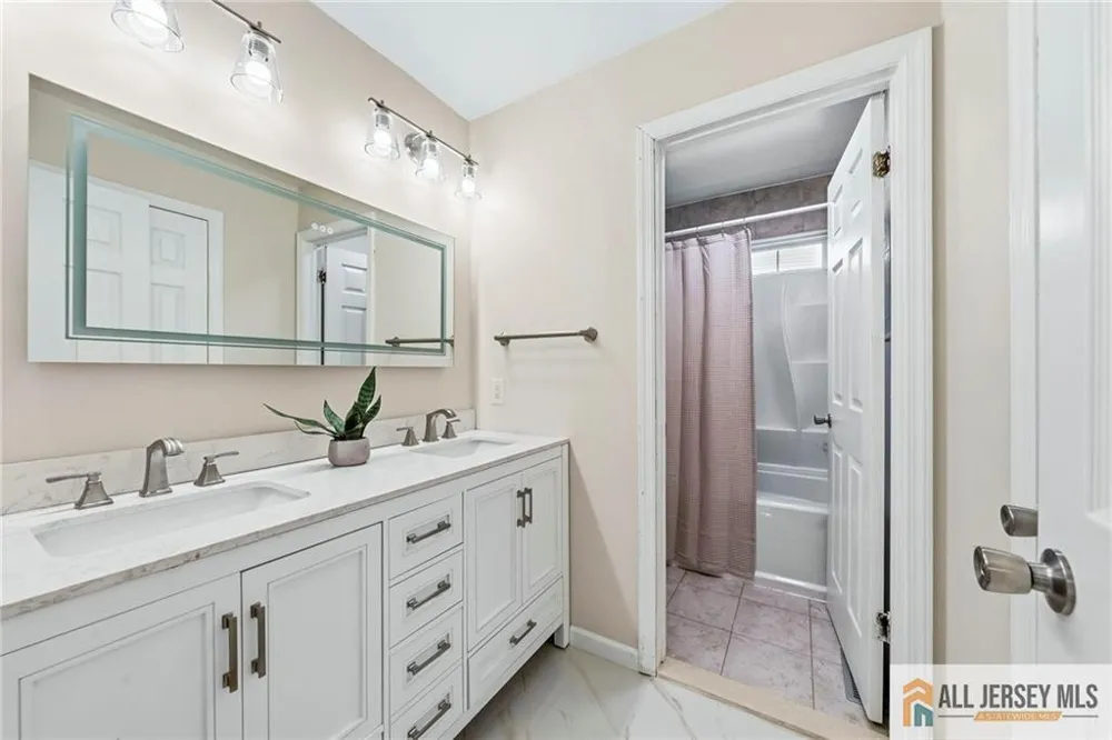 22 Stanford Drive South Brunswick, NJ 08824