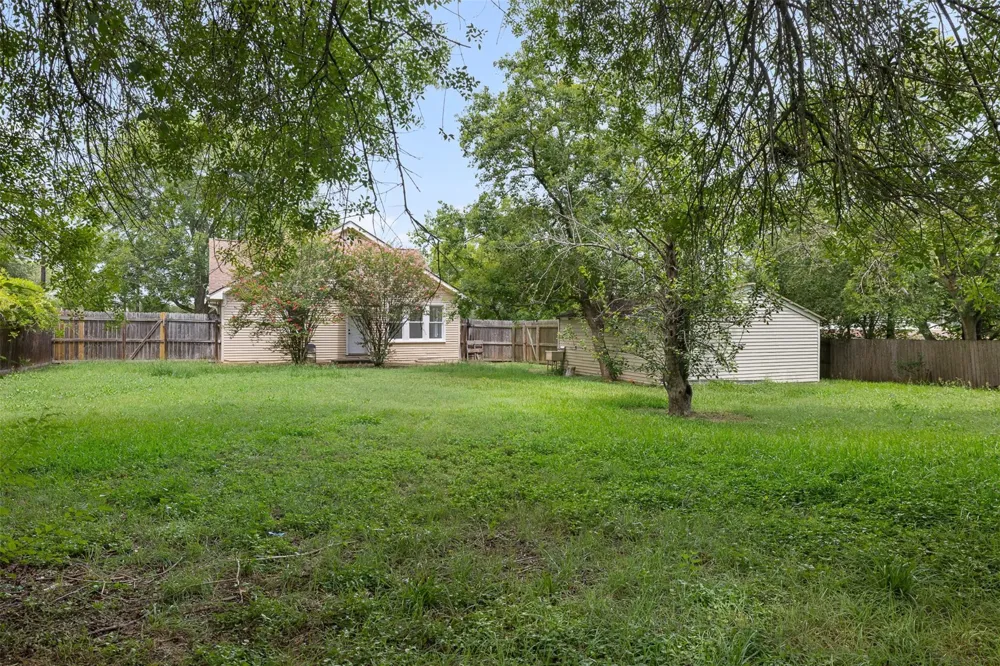 709 Burleson Street Brenham, TX 77833