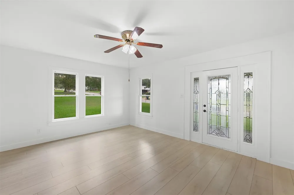 709 Burleson Street Brenham, TX 77833