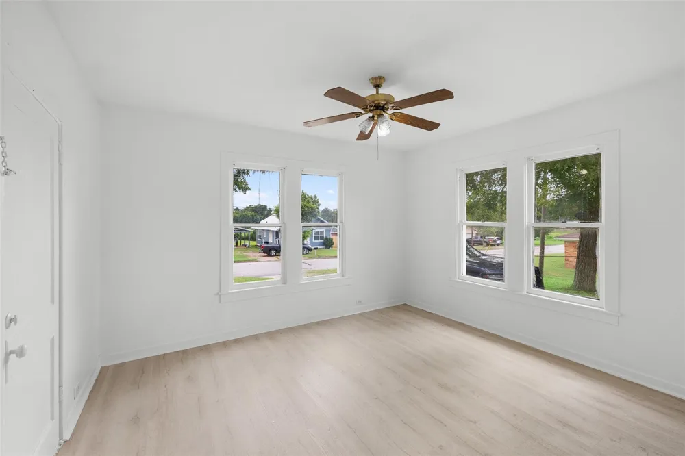 709 Burleson Street Brenham, TX 77833