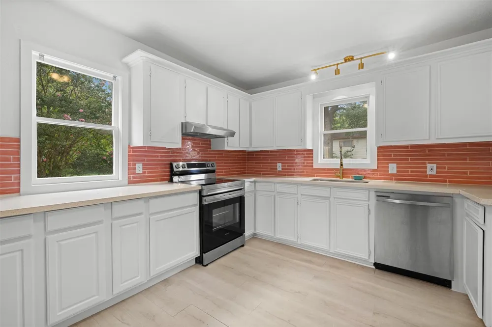 709 Burleson Street Brenham, TX 77833