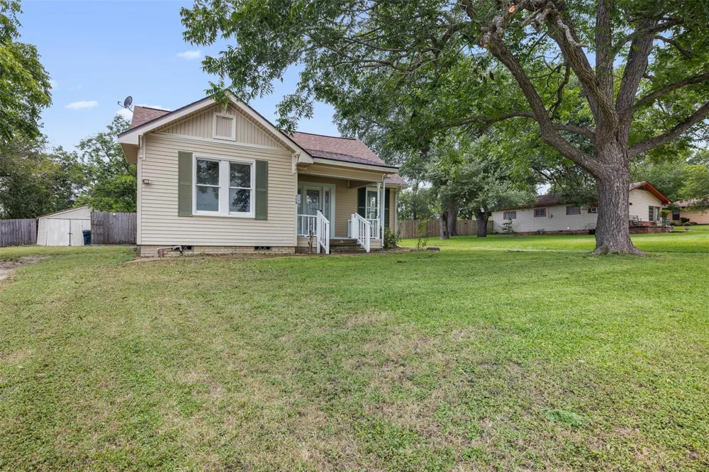 709 Burleson Street Brenham, TX 77833