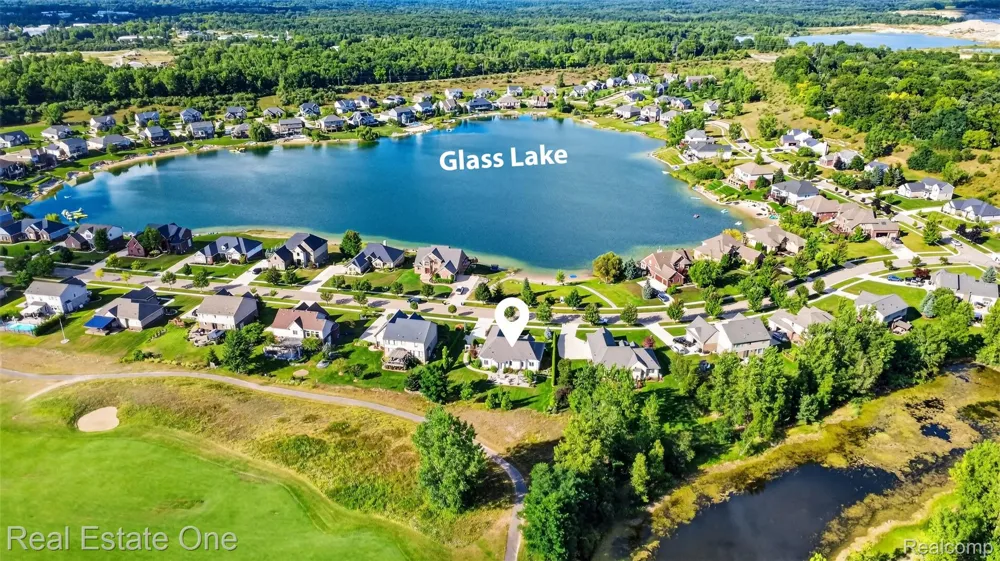 1537 Glass Lake Circle Oxford Charter Township, MI 48371