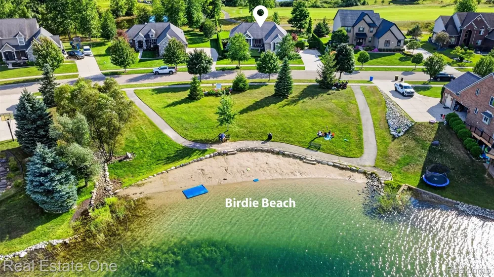 1537 Glass Lake Circle Oxford Charter Township, MI 48371